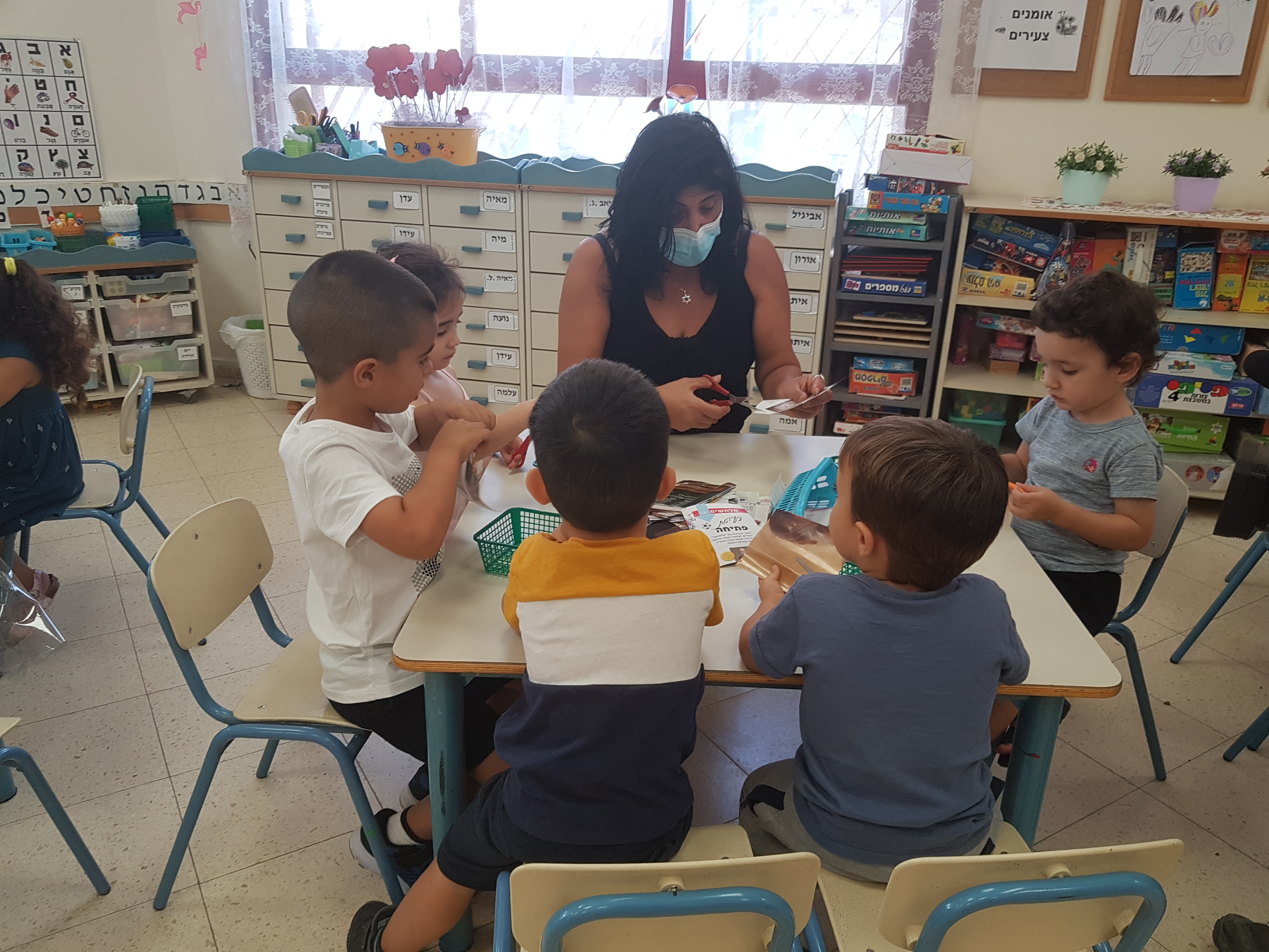 ילדים בגן ילדים