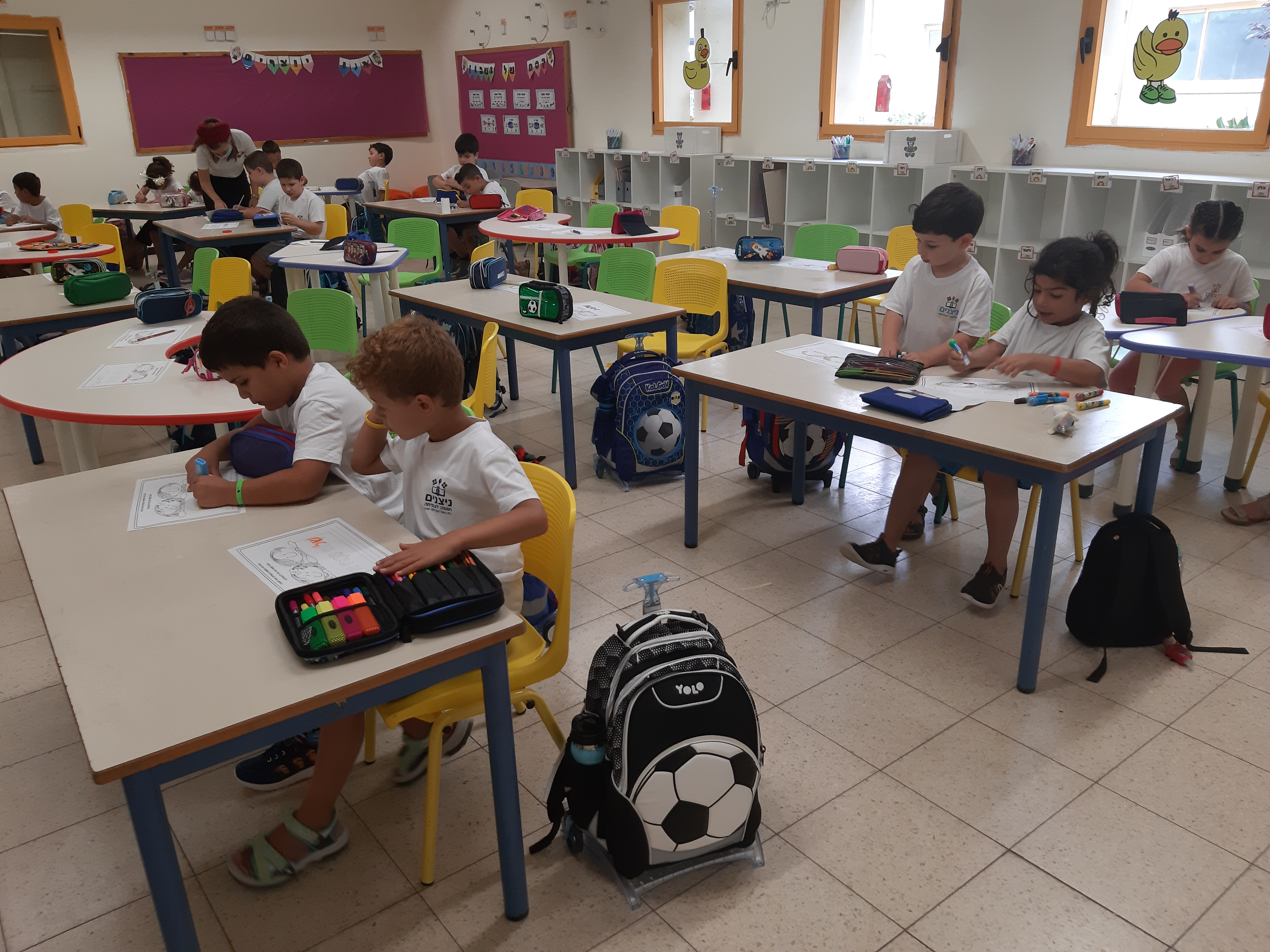 ילדים בכיתה