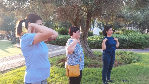 אמהות הולכות 4.jpeg